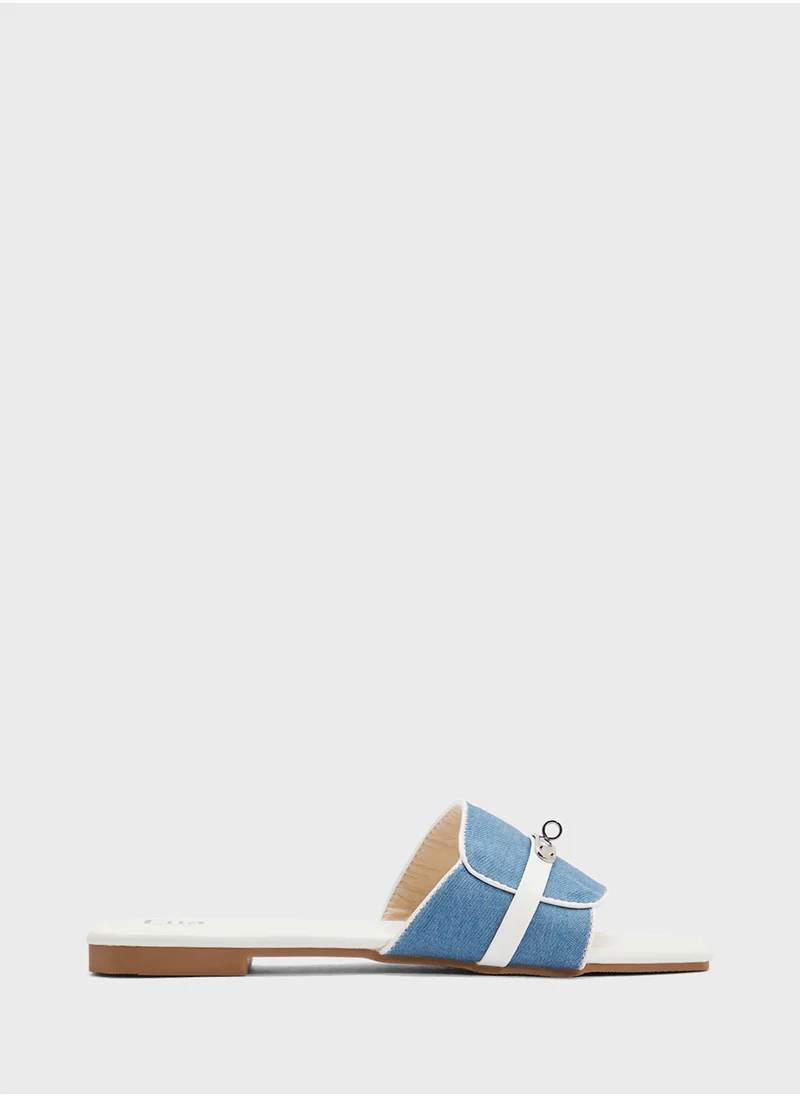 ايلا Flat Sandal With Buckle