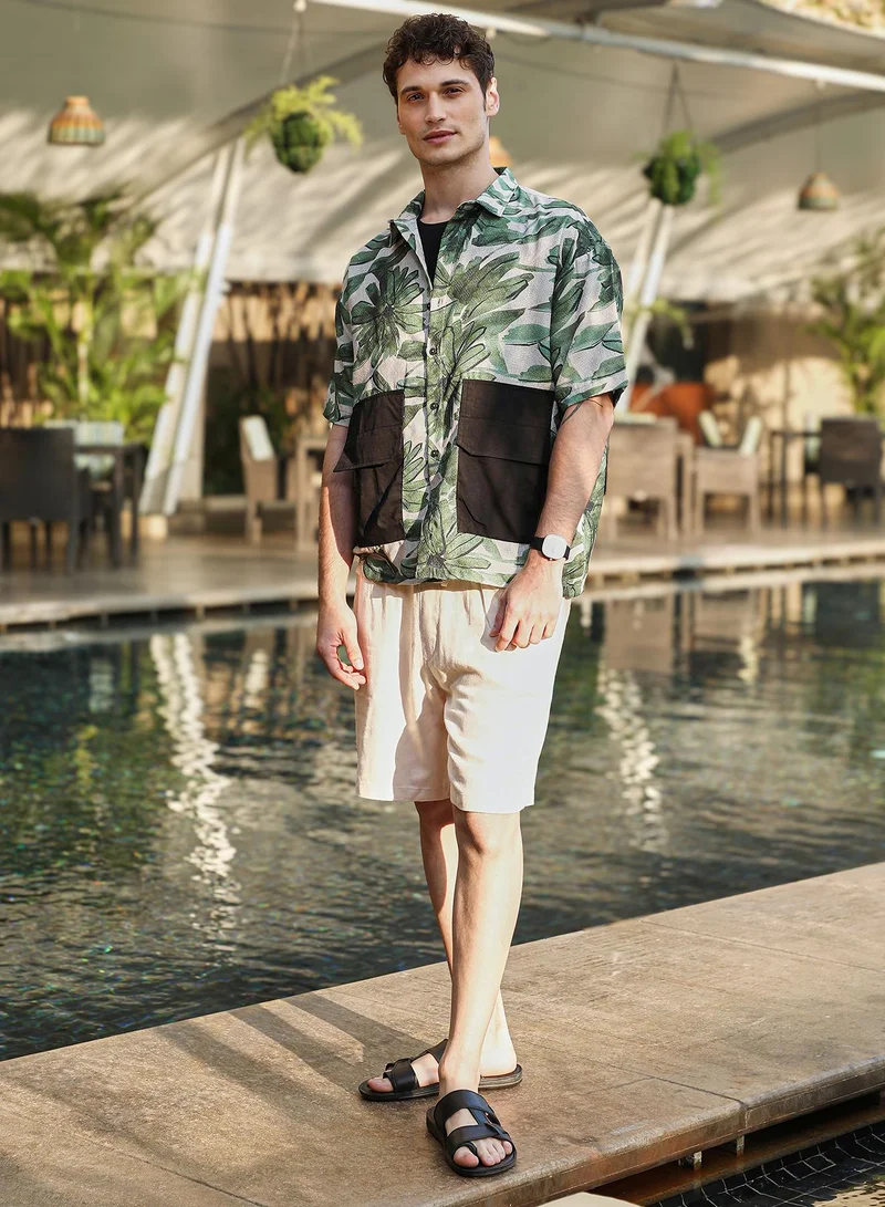 كامبوس سوترا Men's Jungle Green & Ivory White Flora-Stroke Oversized Shirt