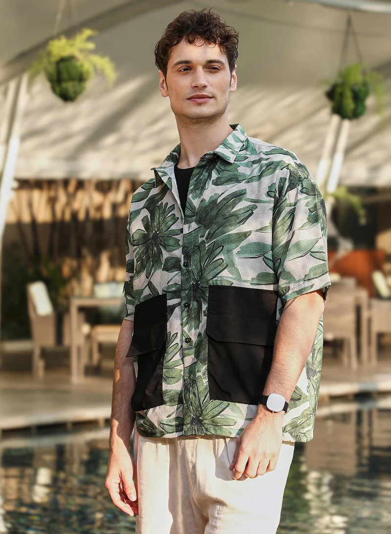 كامبوس سوترا Men's Jungle Green & Ivory White Flora-Stroke Oversized Shirt