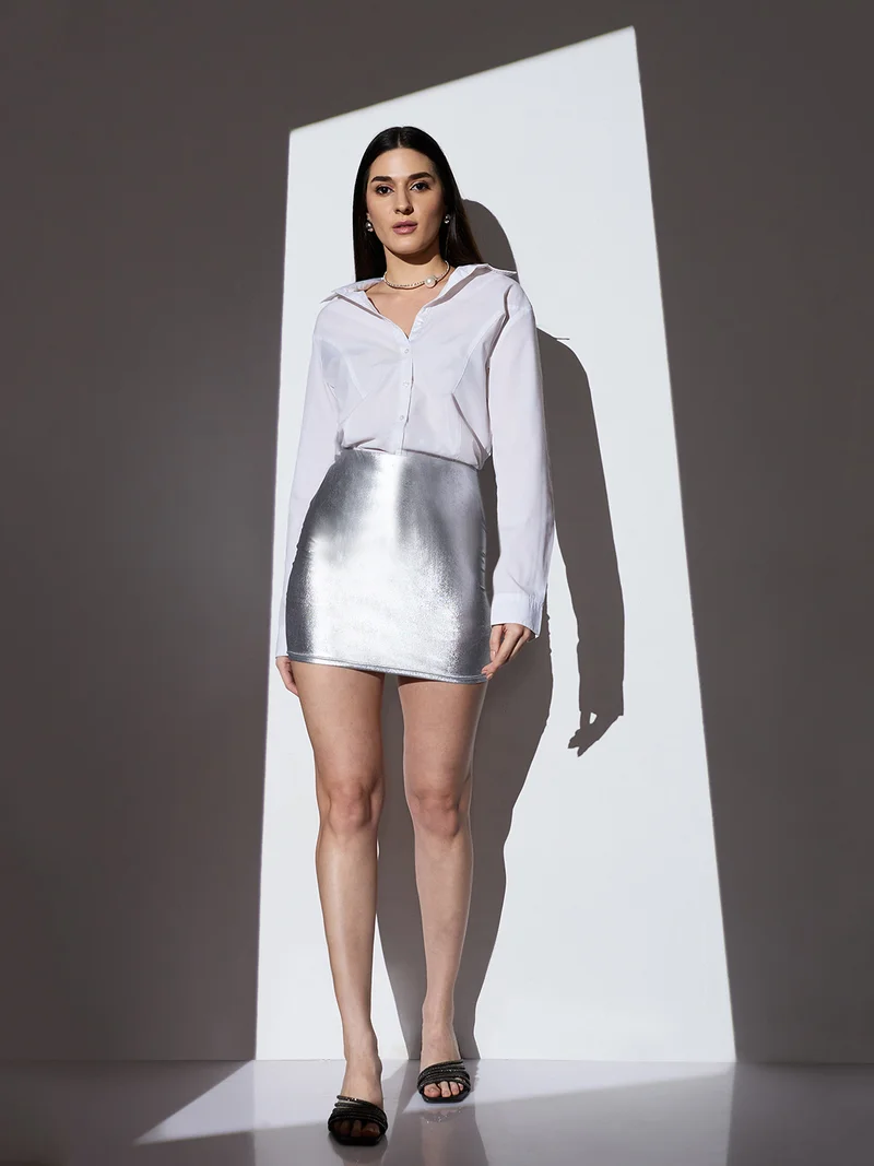 Globus Women Silver Mid-Rise Solid Metallic Stretchable Mini Party Pencil Skirt