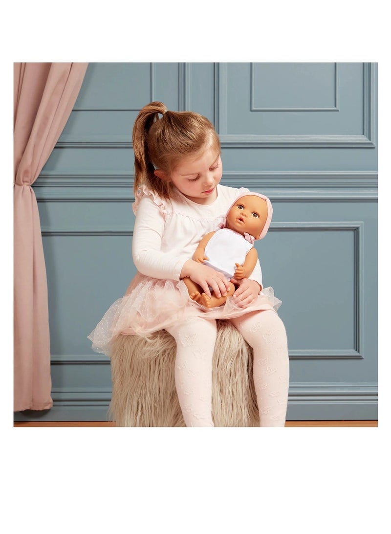 لولا بيبي دمية طفل 14بوصة مع بيجامة بيضاء وعصابة رأس وردية - LBY7218Z - Image 2