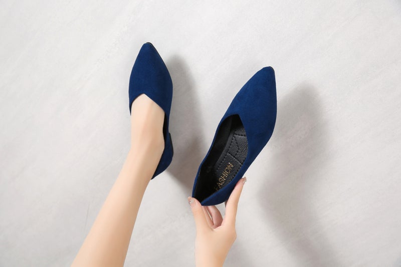 2023 Plus Size Casual Single Shoes Solid Color Flat Comfortable Soft Bottom All-Match Single Shoes - Image 1