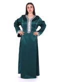 البنت الشرقية أخضر داكن