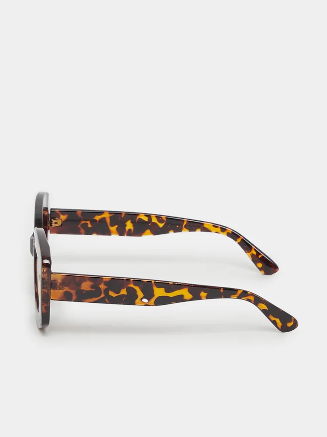 Styli Styli Tortoiseshell Print Wayfarer Sunglasses
