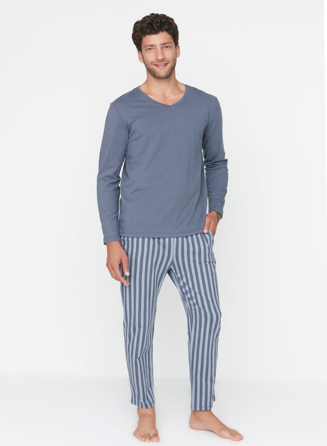 trendyol طقم بيجامة مزخرف قطن 100% بتصميم عادي باللون الأزرق الفاتح - Image 2