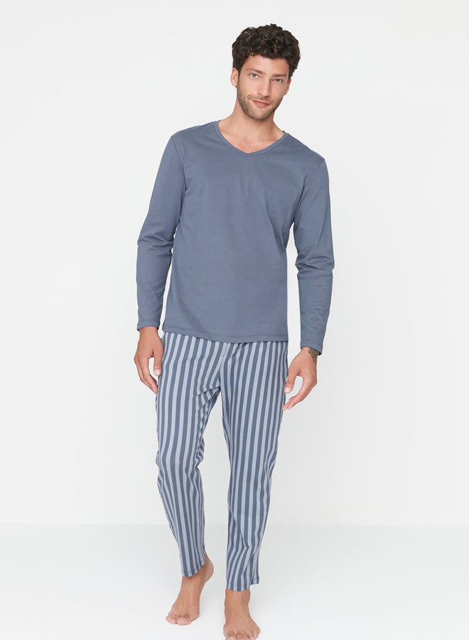 trendyol طقم بيجامة مزخرف قطن 100% بتصميم عادي باللون الأزرق الفاتح - Image 3