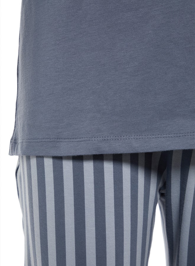 trendyol طقم بيجامة مزخرف قطن 100% بتصميم عادي باللون الأزرق الفاتح - Image 4