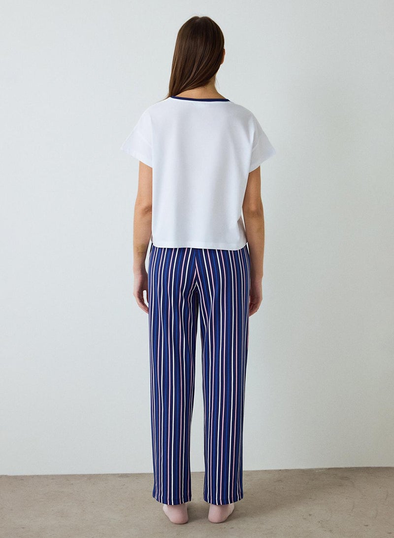 بنتي طقم بيجامة قطن مخطط بأكمام قصيرة ورقبة دائرية هالو كيتي - Image 4