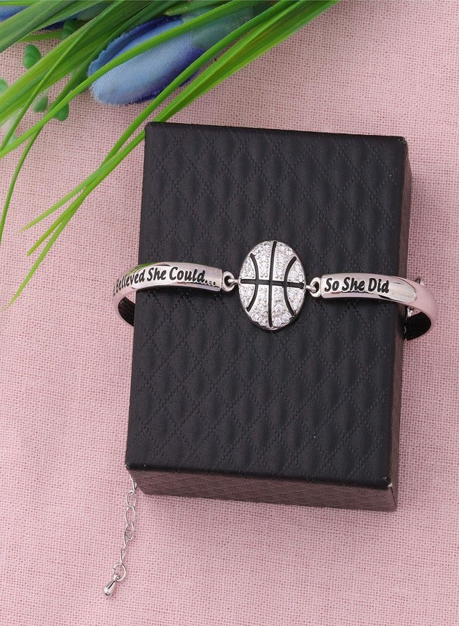 لوجيب بيردجوت هدية كرة سلة من Lywjyb Birdgot: آمنت بقدرتها ففعلت. هدية ملهمة للاعب كرة السلة (كرة سلة فضية) - Image 4