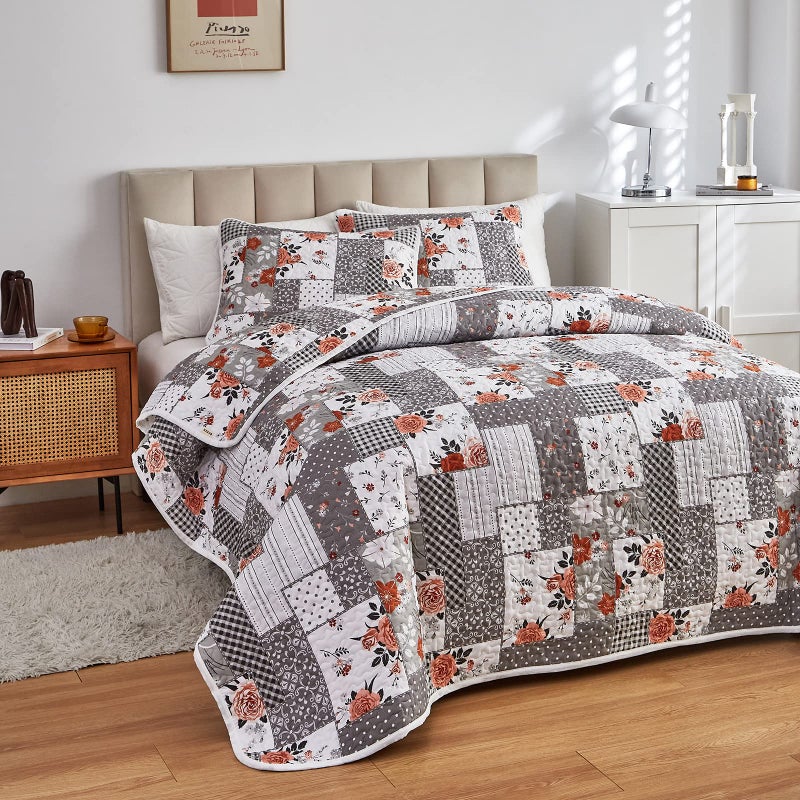 Flysheep Patchwork Quilt Set Full/Queen Size, 3 Pieces Grey Floral Plaid Summer Bedspread Coverlet Set, Soft Microfiber Reversible Lightweight Bed Cover for All Season (90" x 90", 1 Quilt+ 2 Pillow Shams) - Image 2