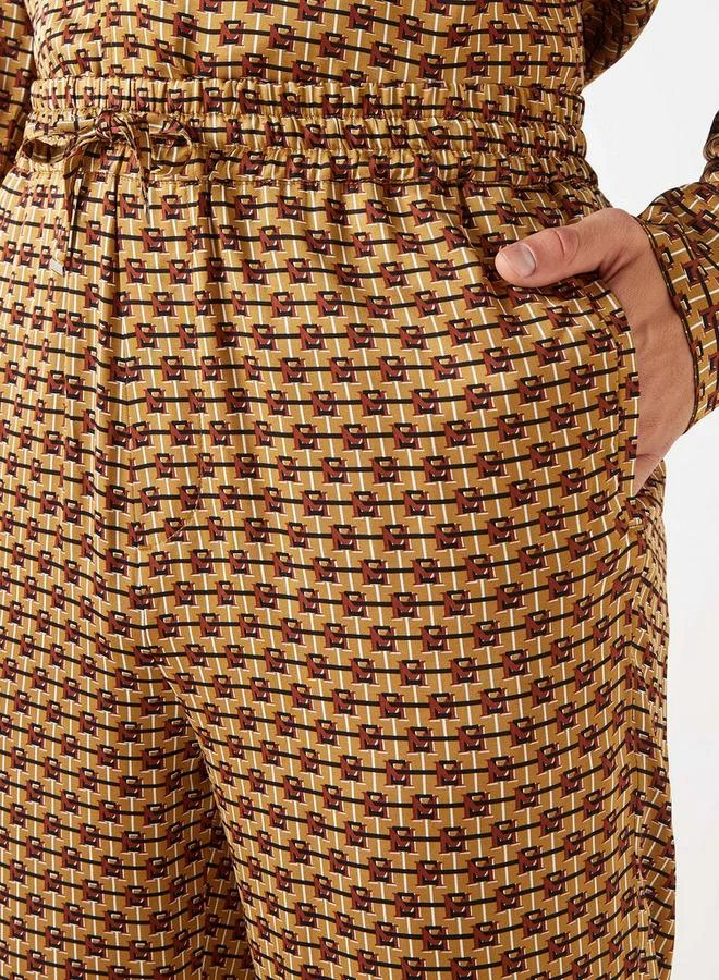Emperor Emperor All-Over Print Pants with Drawstring Closure and Pockets