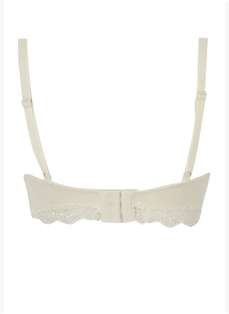 DeFacto Lace Detailed Bralette