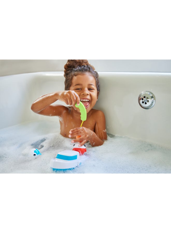 Munchkin Deep Sea Fishin’™ Bath Boat 24M+ Magnetic Fishing Bath Toy with Floating Fish & Water Play Game - Image 3