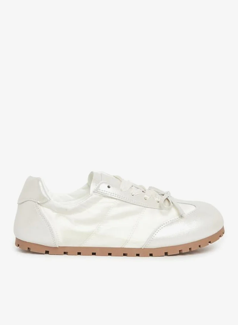 ستايلي اكتيف سنيكرز ستايلي برباط وتفاصيل فيونكة