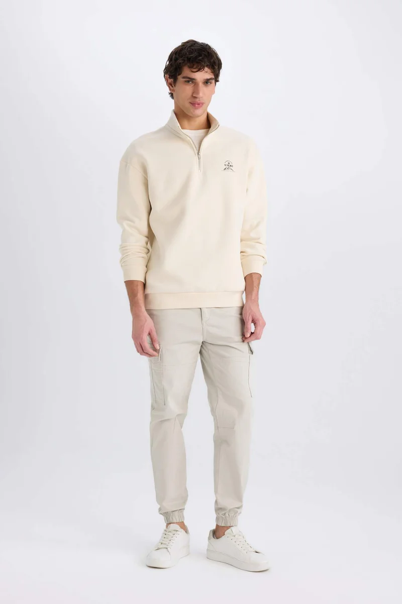 ديفاكتو Comfort Fit Printed Long Sleeve Sweatshirt