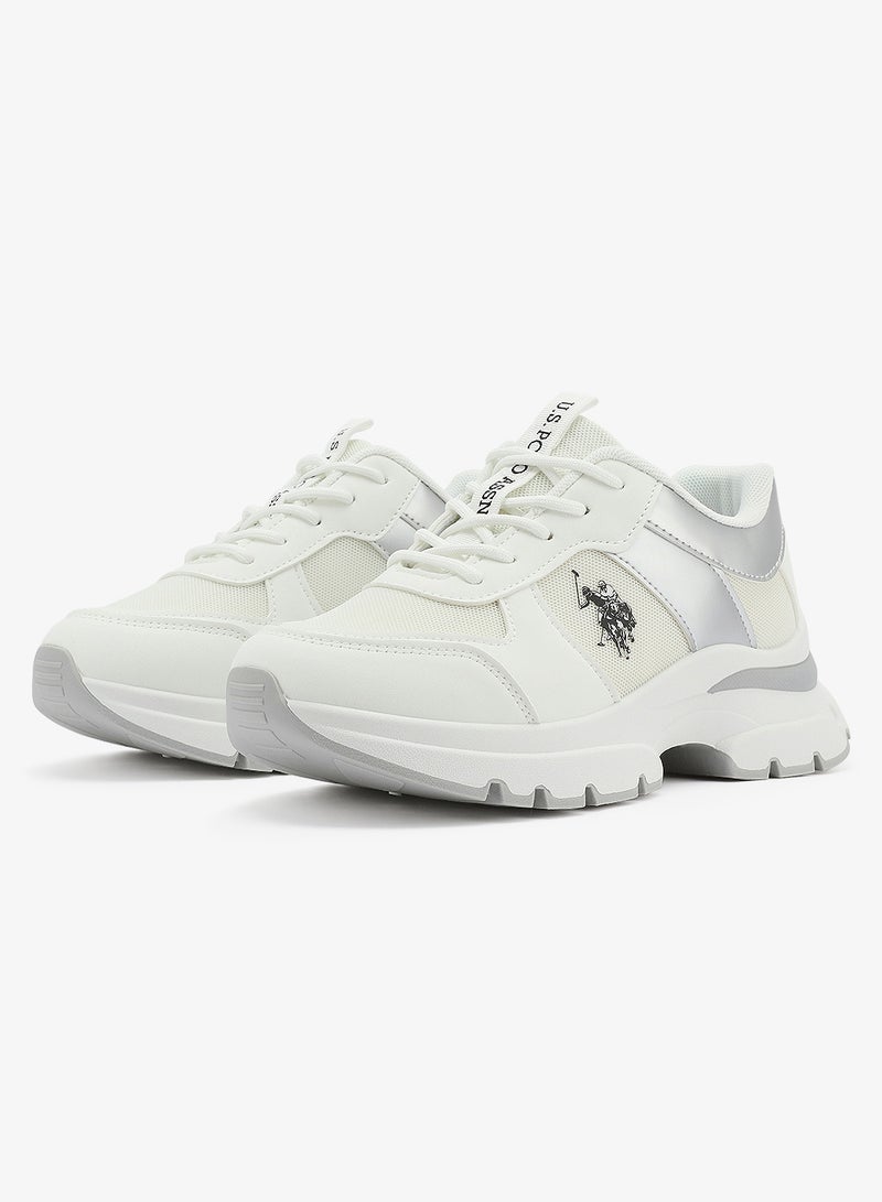 يو اس بولو اسن أحذية رياضية نسائية بيضاء قصيرة بتصميم لامع أنيق - Image 4