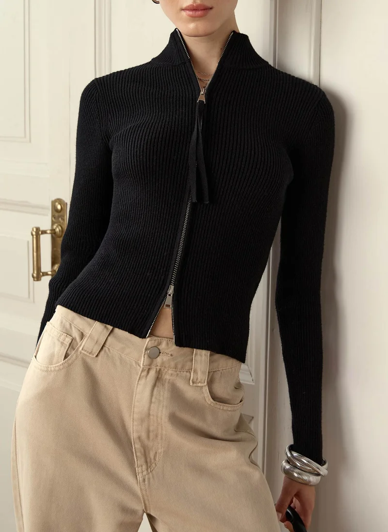 Rib-knit cardigan with zip fastening
