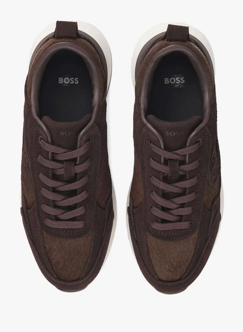 بوس أحذية رياضية من جلد السويد وشعر العجل