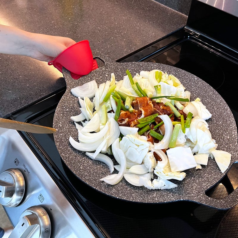 Saltlas Korean Style BBQ Grill Pan for Stove Top, Camping and IH, 13" Round Griddle With Double Bottom, Non-stick Coating Frying Pan - Image 2
