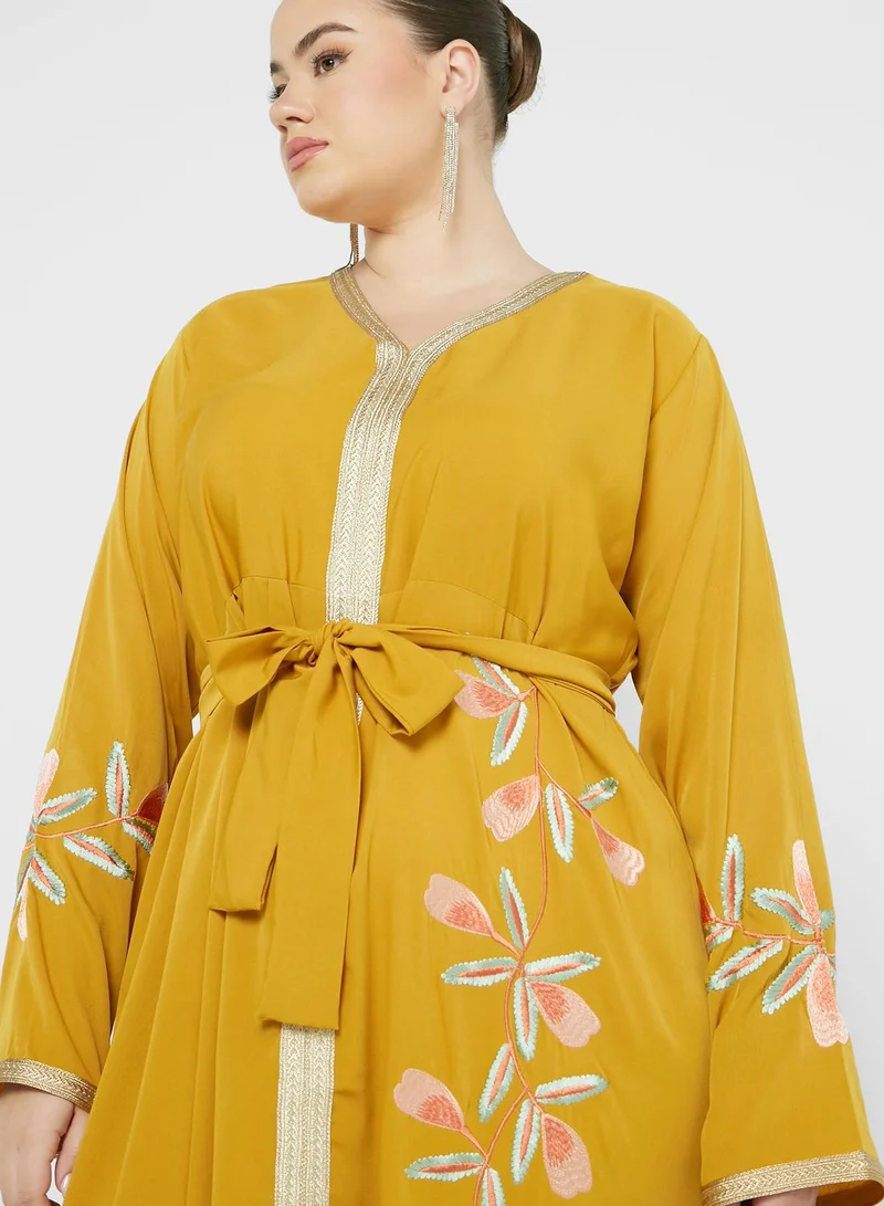 Hayas Closet Curve Floral Embroidered Belted Embroidered Dress