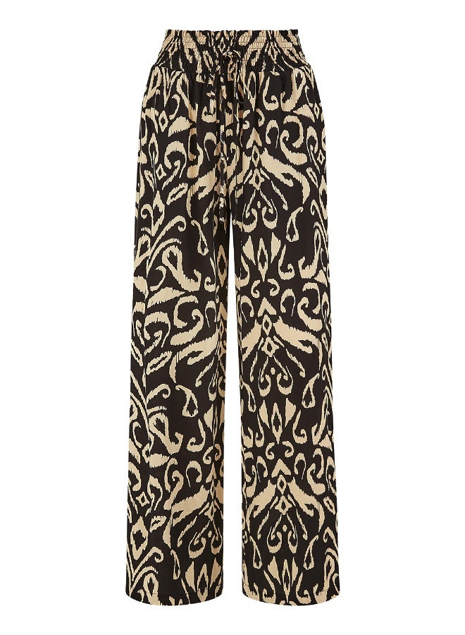 يامي بنطلون يومي بطبعة إيكات باللون الأسود بقصة مريحة - Image 3