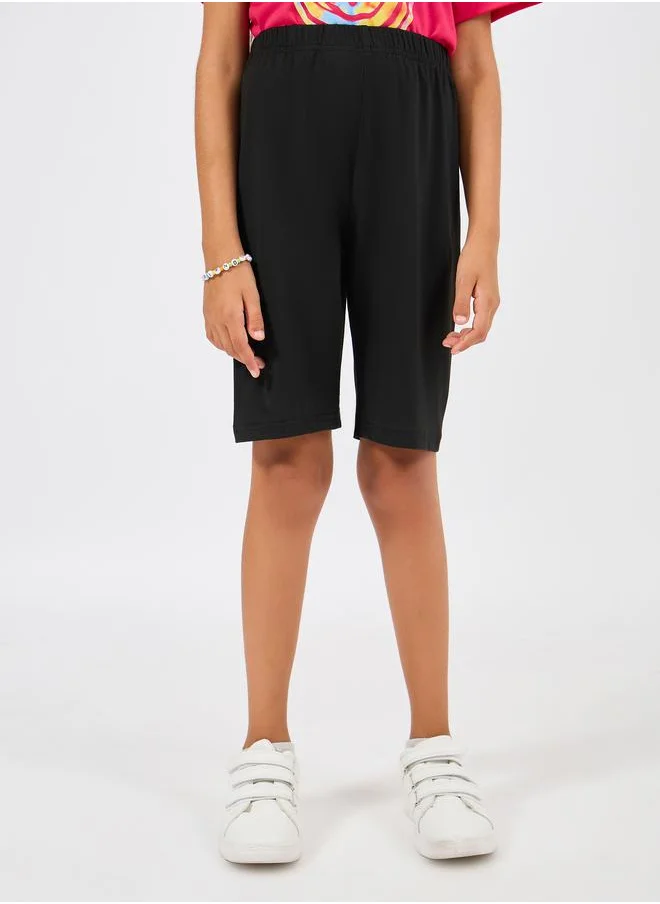 ستايلي Emoji Graphic Print T-Shirt & Solid Shorts Set