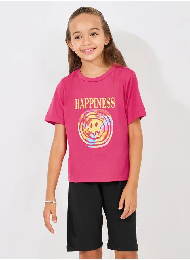 ستايلي Emoji Graphic Print T-Shirt & Solid Shorts Set