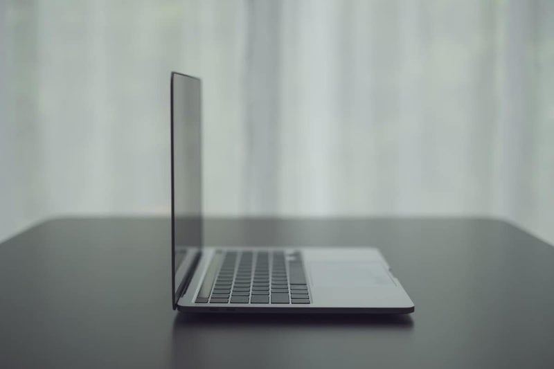 شاشة حماية للعين والوجه من لأجهزة MacBook Air مقاس 13.5 بوصة - شاشة حجب الضوء الأزرق. حماية من الشيخوخة المبكرة، حرق الشاشة، اسمرار البشرة وجفاف العينين. - Image 4