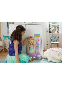 Baby Alive الأميرة إيلي تكبر! دمية، 18 بوصة دمية طفلة متحدثة تنمو للأطفال من سن 3 سنوات وما فوق، 9 ملحقات دمى، شعر أشقر  - Image 4