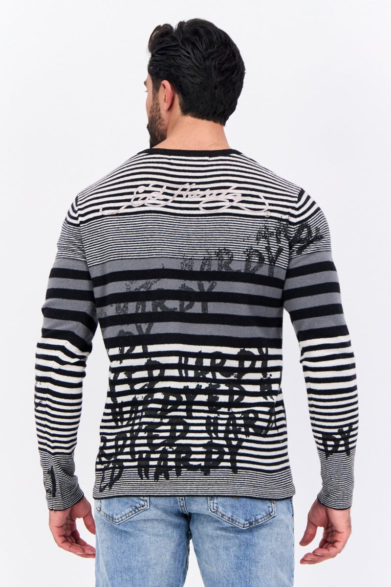 Ed Hardy سويت شيرت رجالي مزين بخطوط على شكل حرف V، أسود - Image 3