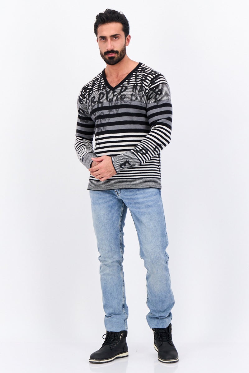 Ed Hardy سويت شيرت رجالي مزين بخطوط على شكل حرف V، أسود - Image 2