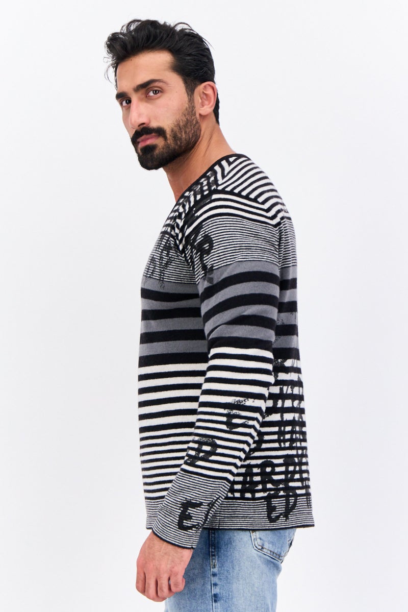 Ed Hardy سويت شيرت رجالي مزين بخطوط على شكل حرف V، أسود - Image 4