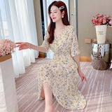 Gentle chiffon tea break dress summer New tight waist bell sleeve leg covering small Dragonfly floral large swing dress Picture color