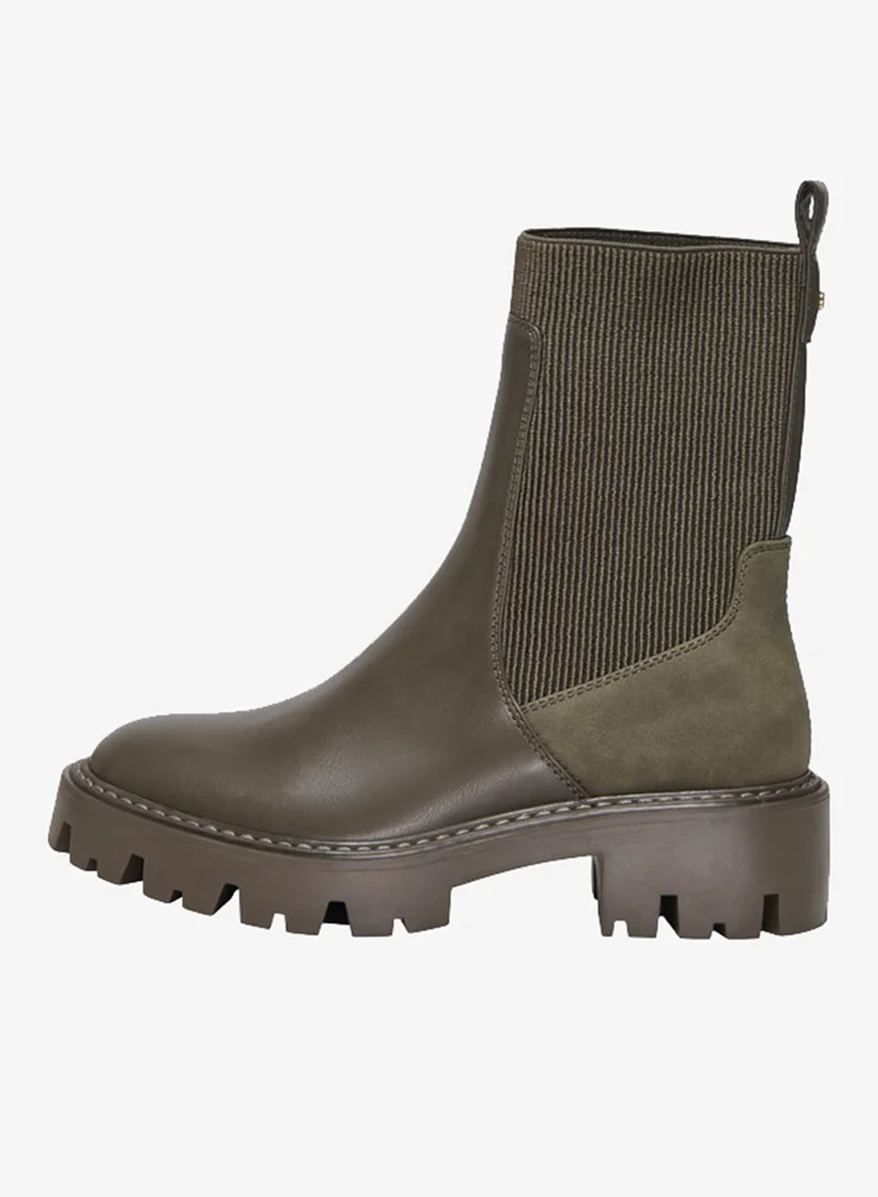 Betty Chelsea Ankle Boots