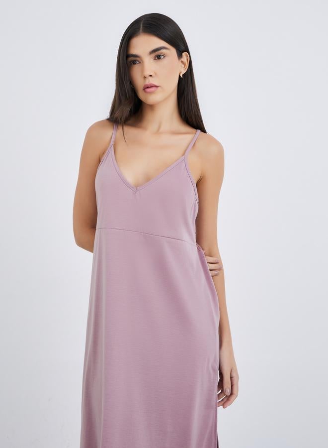 ستايلي فستان سليب بياقة على شكل حرف  وظهر مفتوح وتفاصيل دانتيل وفتحة جانبية - Image 2