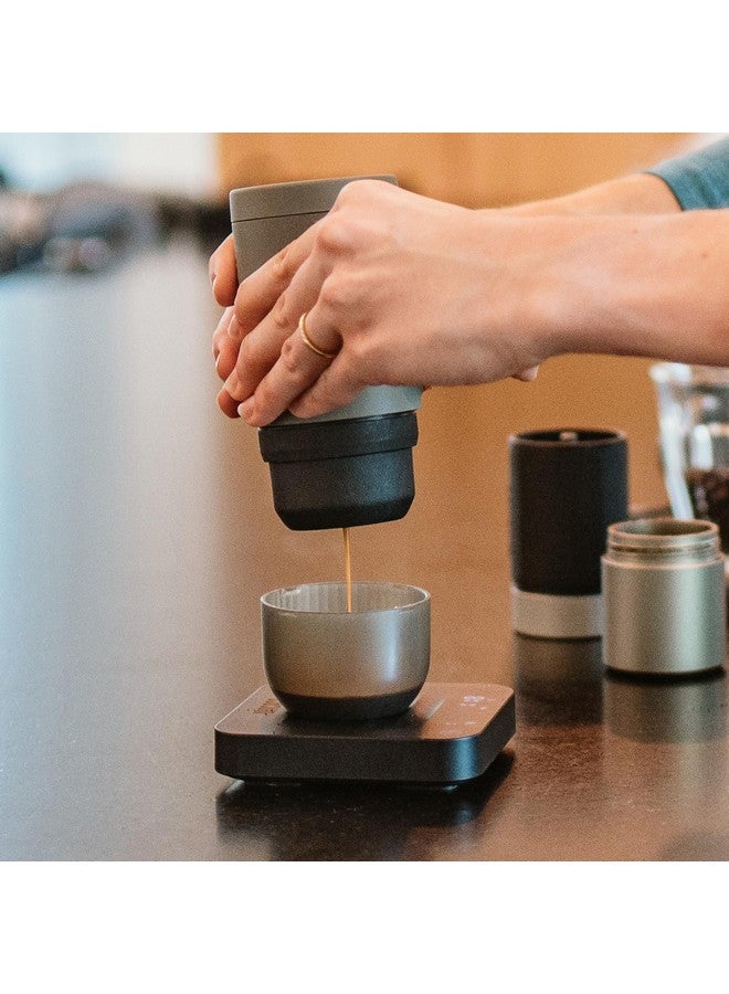 WACACO ميزان القهوة WACACO Exagram Pro مع مؤقت، ميزان إسبريسو ذكي مع صندوق حمل، توقيت تلقائي قابل لإعادة الشحن ميزان قهوة رقمي صغير بالجرام والأونصة والمليلتر، ميزان مطبخ، أسود - Image 3