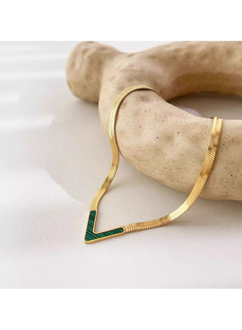 القمر مجوهرات نسائية قلادة ذهبية خضراء V شكل أكسسوارات زفاف شعبية سيدات - Image 3