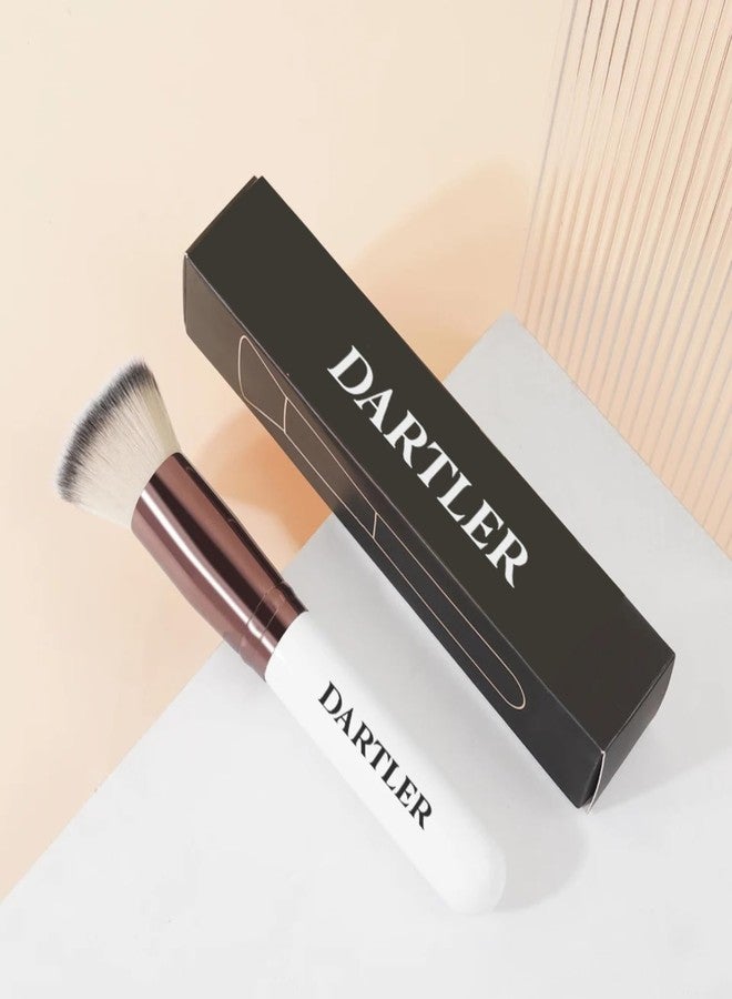 Dartler فرشاة دارتلر المميزة لكريم الأساس السائل والكريمي والبودرة - فرشاة كابوكي مسطحة لدمج مكياج الوجه - أداة مكياج أساسية ناعمة للنساء | أبيض، عبوة من قطعة واحدة - Image 1