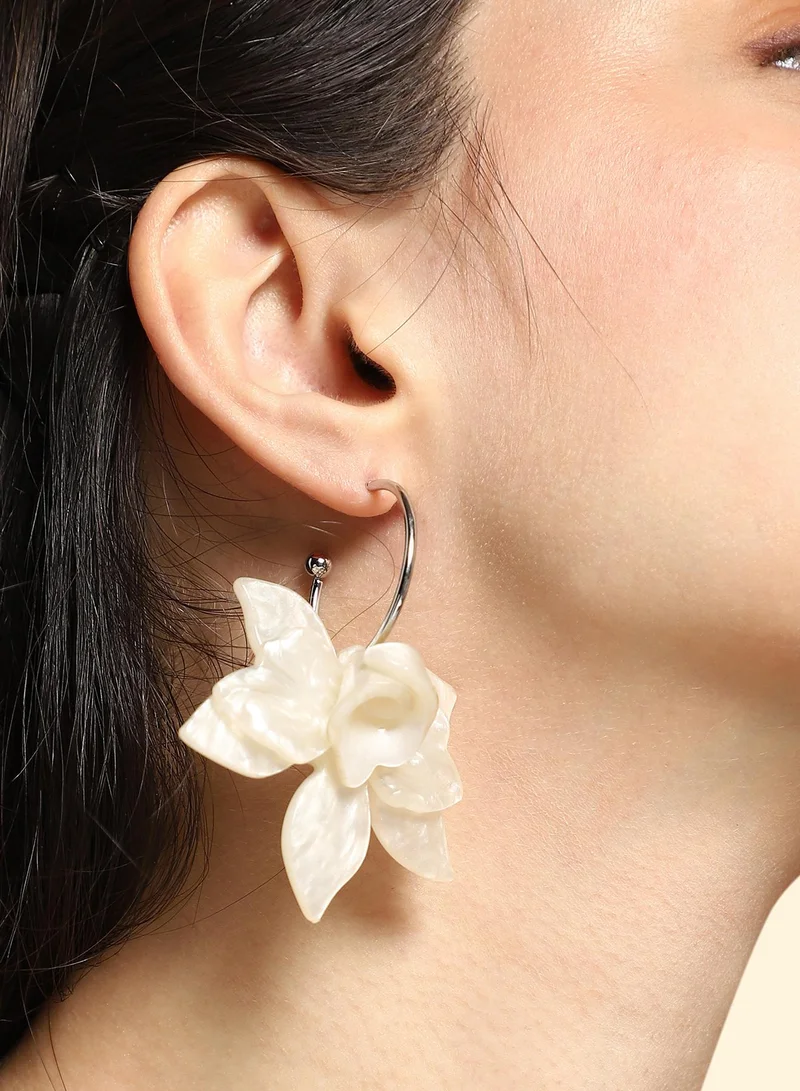 سوهي أقراط - النسائية الدائرية بلون أبيض عاجي ومعدني