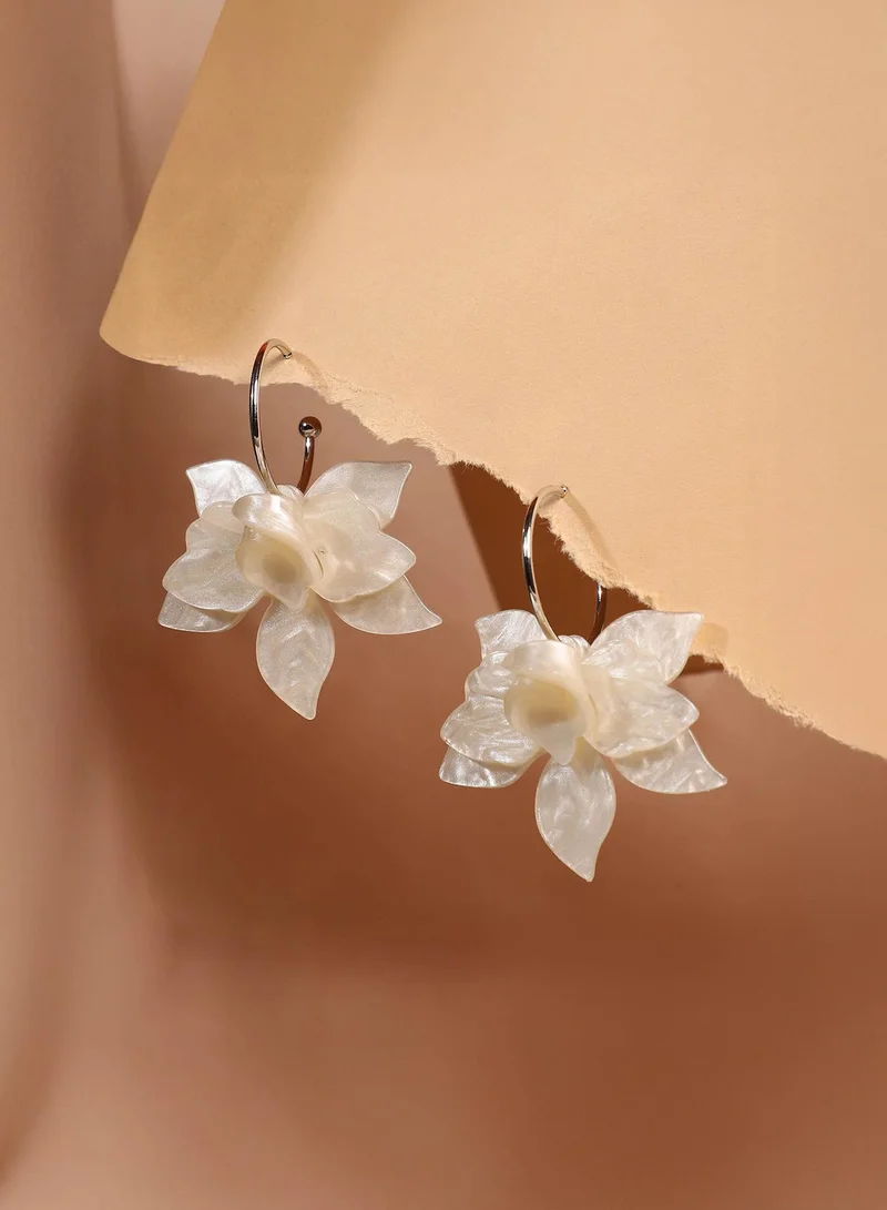 سوهي أقراط - النسائية الدائرية بلون أبيض عاجي ومعدني