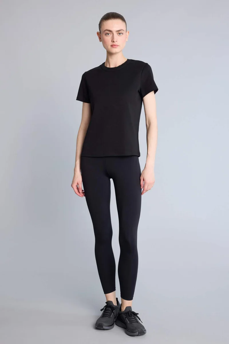 ديفاكتو Standard Fit Crew Neck Cotton Short Sleeve T-Shirt