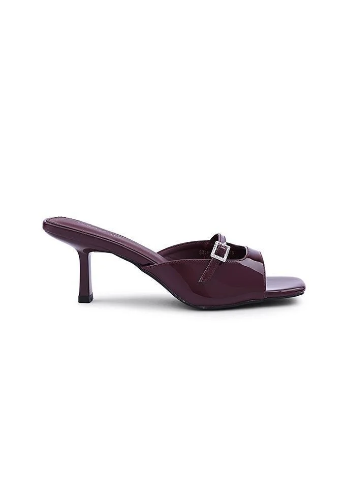 أيقون كعب مفتوح مطرز