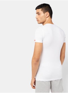 COTTONIL قميص داخلي قطني أساسي برقبة دائرية  - Image 2