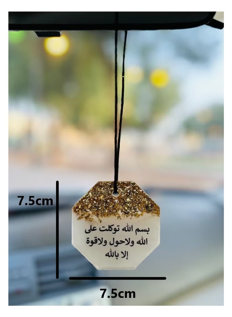 An elegant one-sided car pendant embroidered with gold leaf from luxury resin - Image 1
