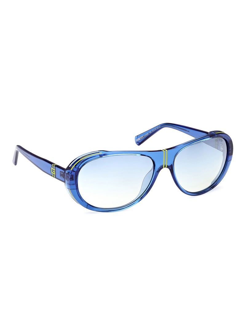 GUESS نظارة شمسية بتصميم بايلوت للرجال مع حماية من الأشعة فوق البنفسجية - GU0008190X62 - مقاس العدسة: 62 مم - Image 3