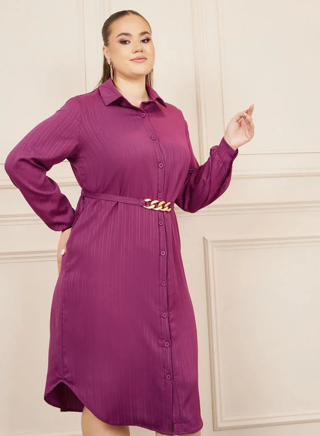 ستايلي Plus Textured Chain Accent Belted Shirt Midi Dress