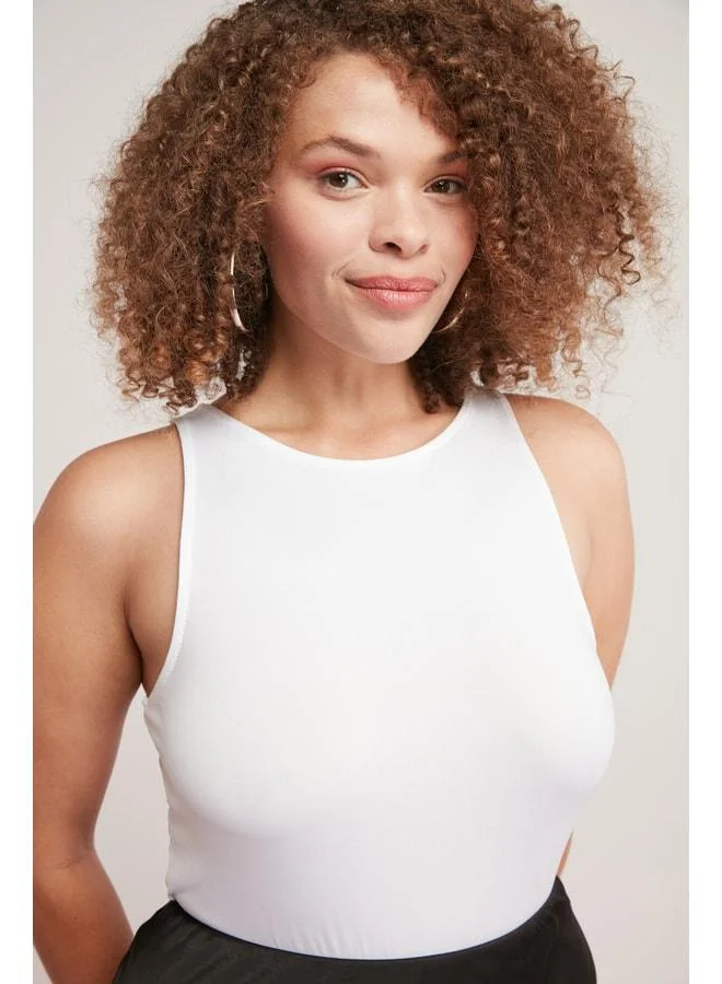 Ethiquet Shelby Women's Fully Form-Fitting Halter Neck Sleeveless White Plus-Size Body.