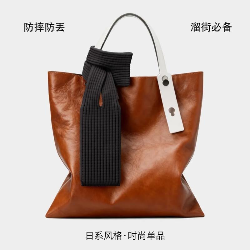 Apple iPhone Stylish Knitted Phone Pouch - Unisex Mini Shoulder Bag for Autumn/Winter - Image 5