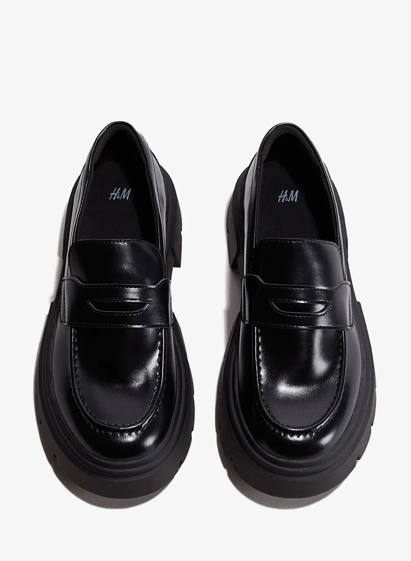 اتش اند ام حذاء لوفر بنعل سميك