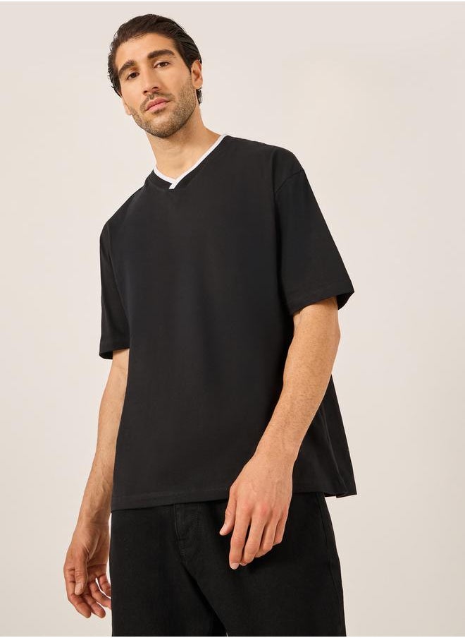 Styli Tipped V Neck Jersey Regular Fit T-Shirt  - Image 1